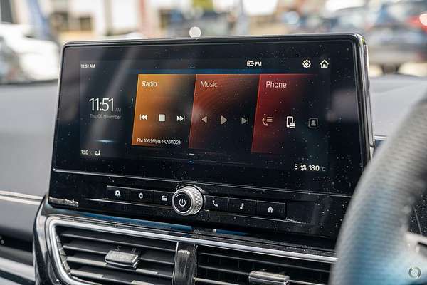 2025 Mahindra XUV3XO AX7L