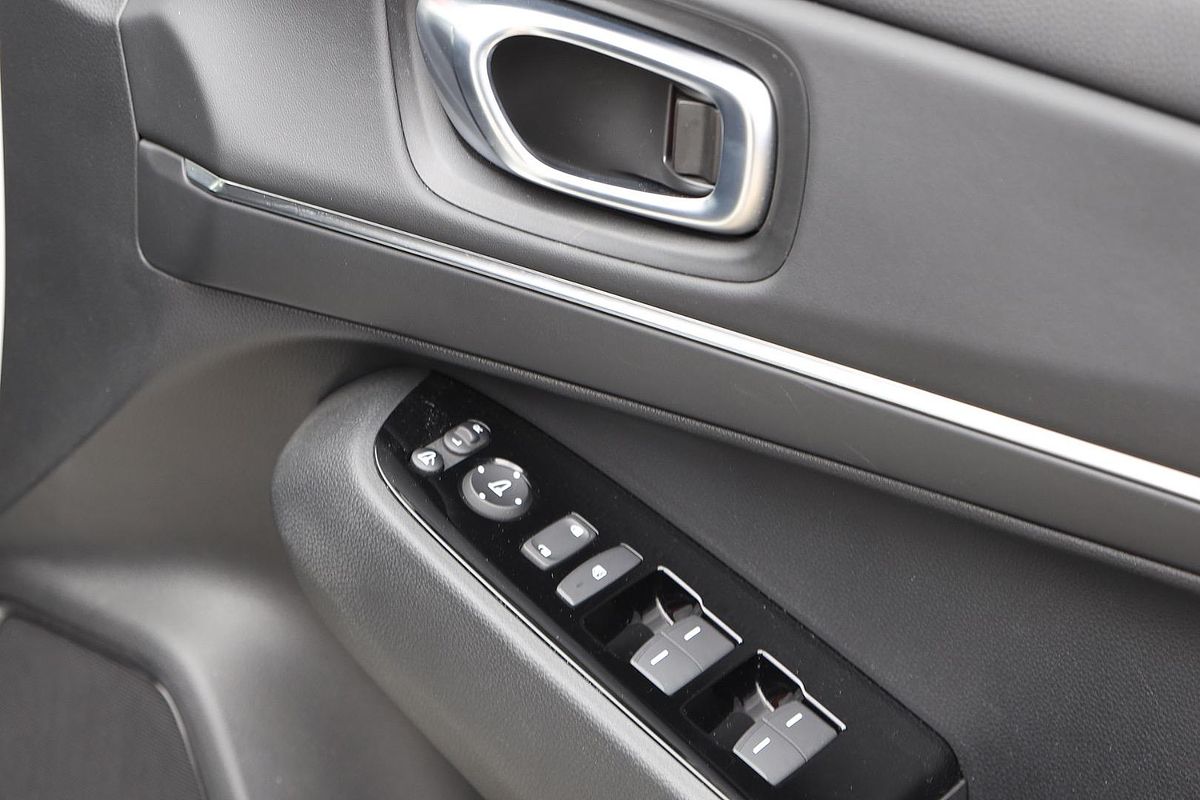 2024 Honda HR-V e:HEV L