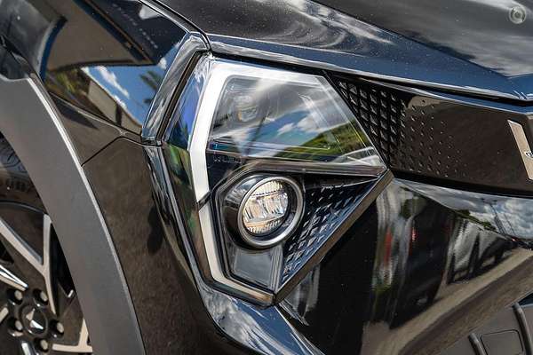 2025 Mahindra XUV3XO AX7L