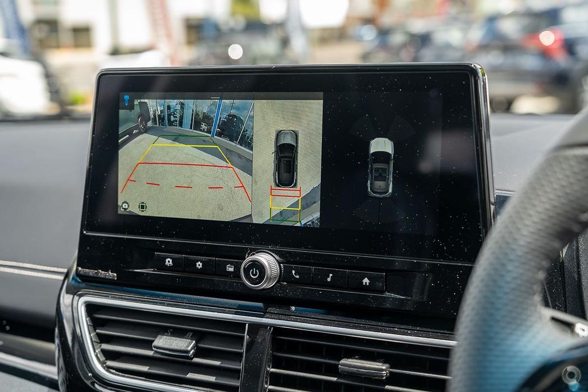 2025 Mahindra XUV3XO AX7L