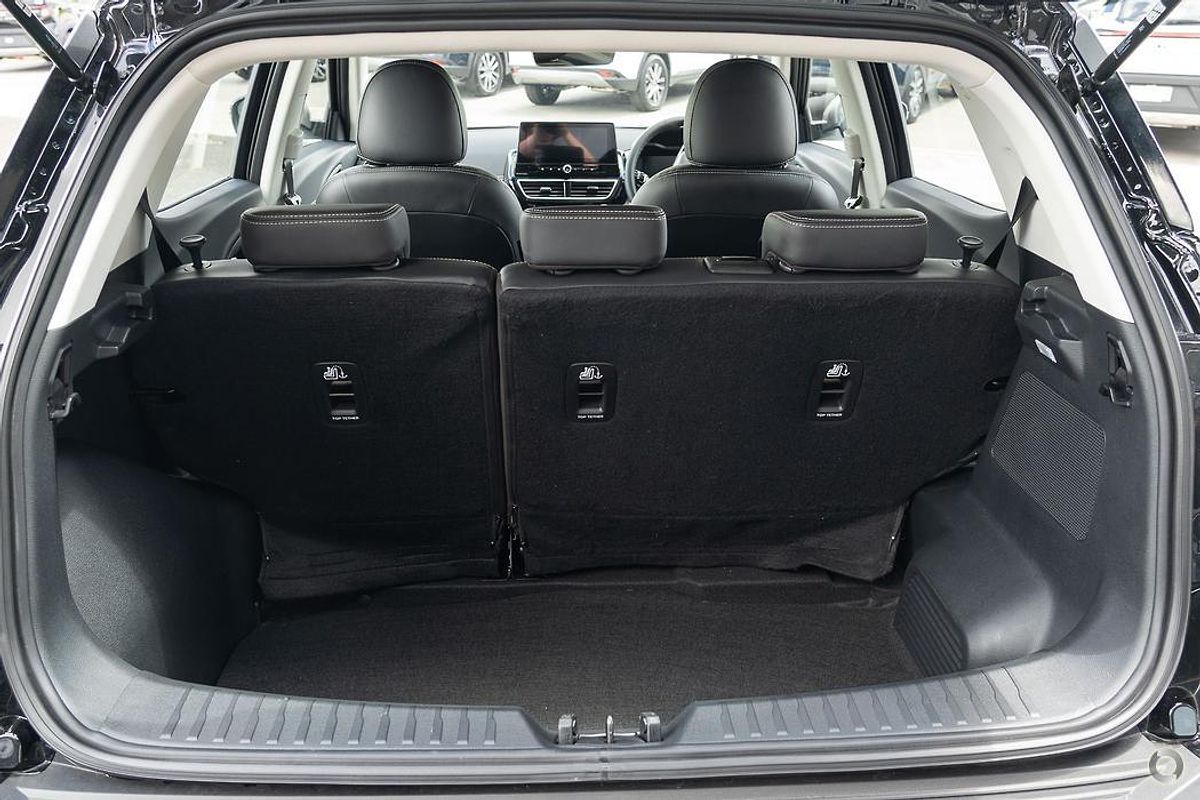 2025 Mahindra XUV3XO AX7L