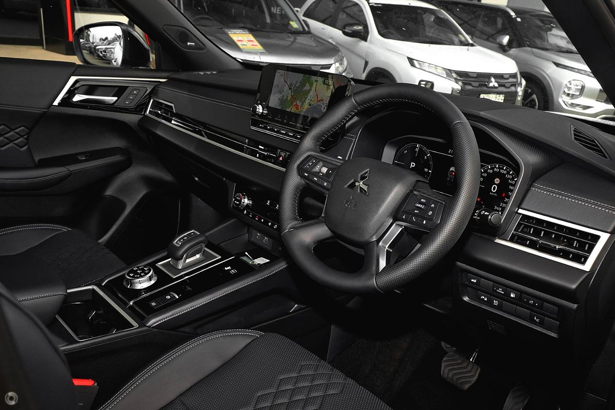 2024 Mitsubishi Outlander PHEV GSR ZM