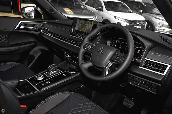 2024 Mitsubishi Outlander PHEV GSR ZM