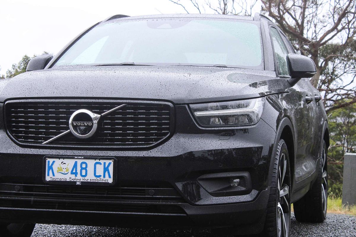 2022 Volvo XC40 T5 R-Design
