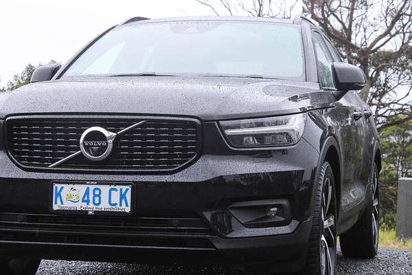 2022 Volvo XC40 T5 R-Design