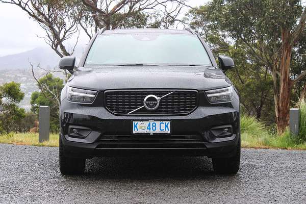 2022 Volvo XC40 T5 R-Design