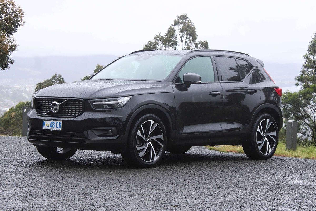 2022 Volvo XC40 T5 R-Design