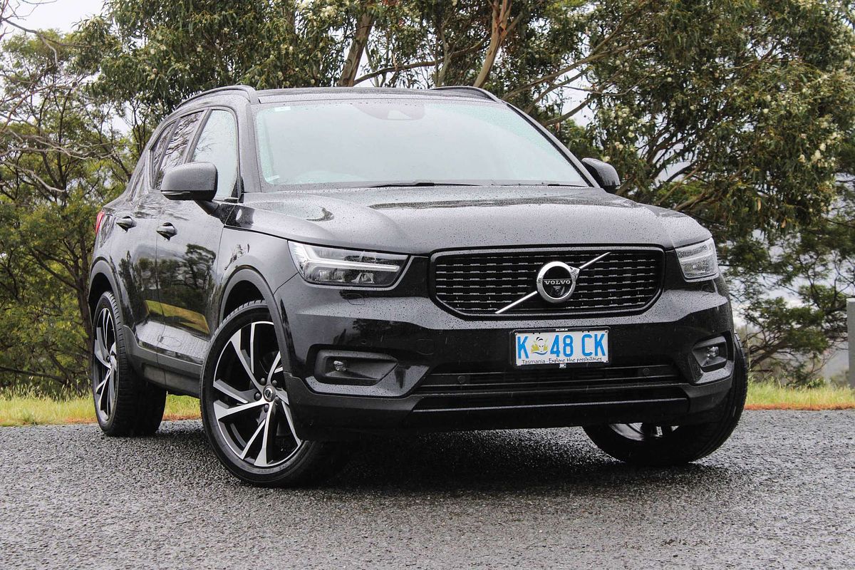 2022 Volvo XC40 T5 R-Design