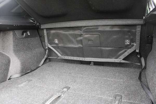 2022 Volvo XC40 T5 R-Design