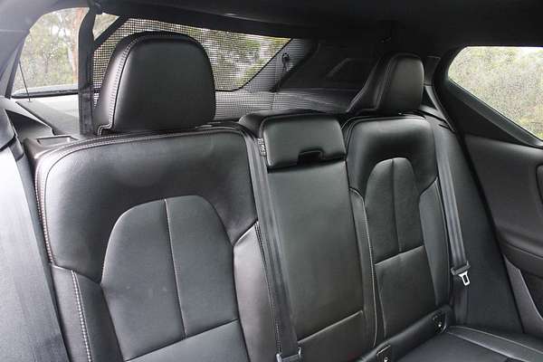 2022 Volvo XC40 T5 R-Design