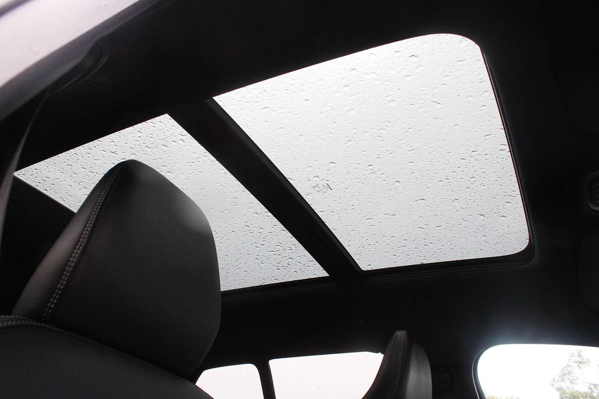 2022 Volvo XC40 T5 R-Design