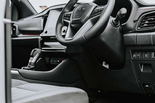 2025 Isuzu MU-X X-TERRAIN