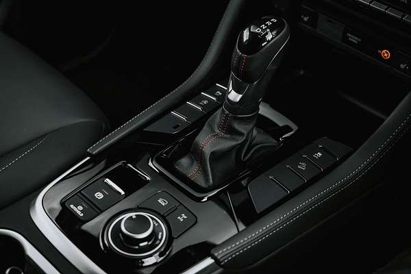 2025 Isuzu MU-X X-TERRAIN