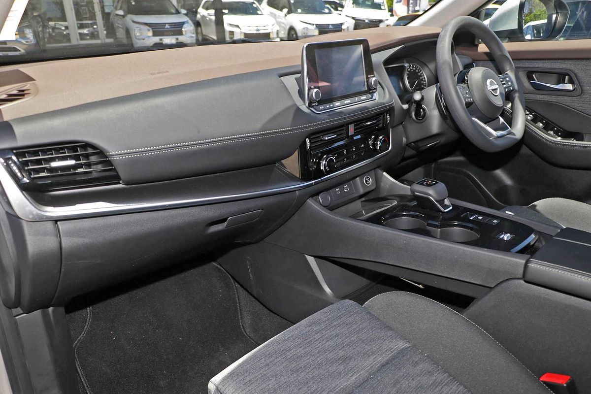 2024 Nissan X-TRAIL ST T33