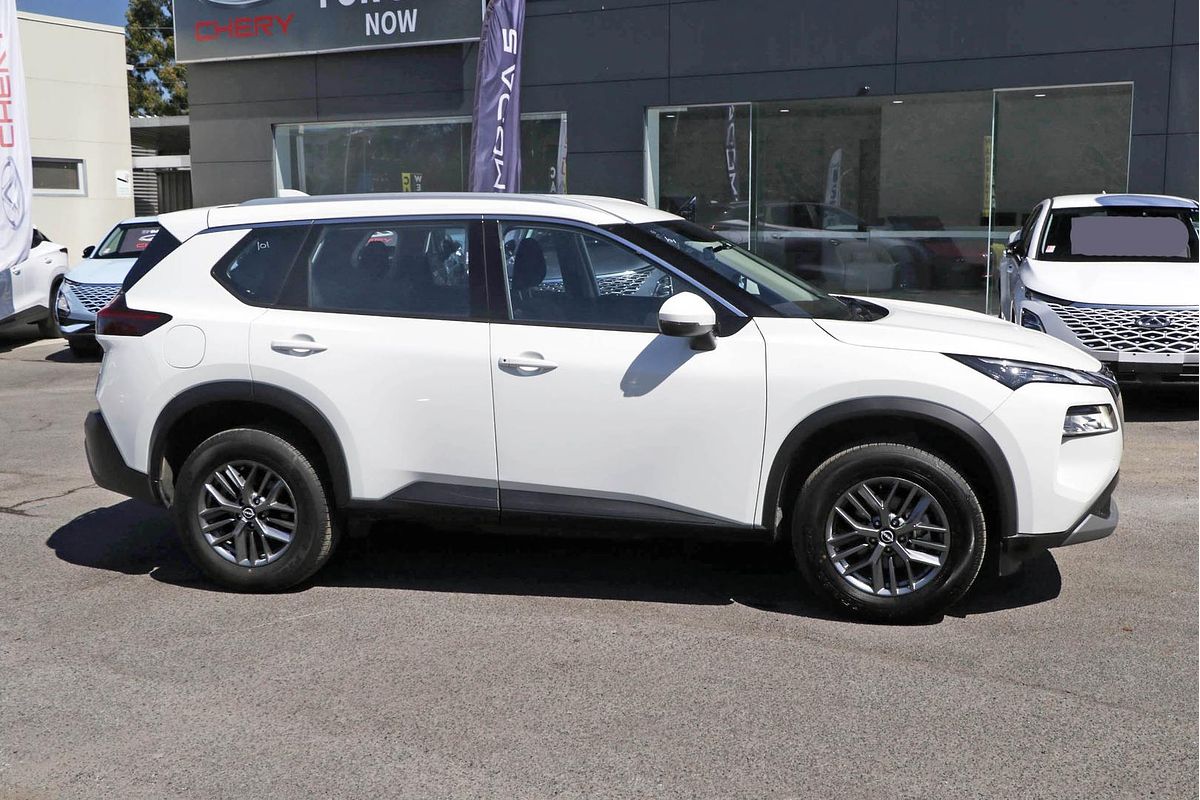 2024 Nissan X-TRAIL ST T33