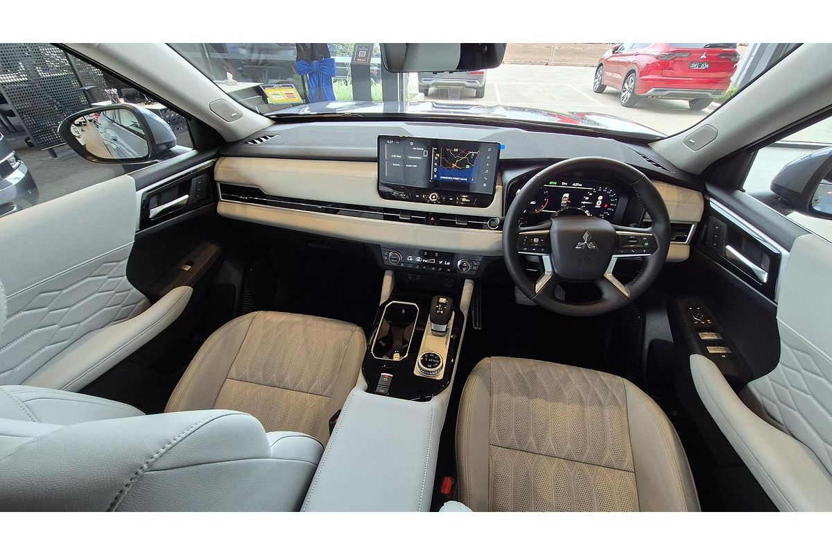 2025 Mitsubishi Outlander Exceed ZM