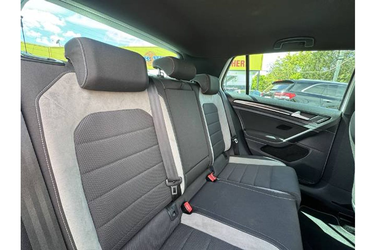 2014 Volkswagen Golf R 7