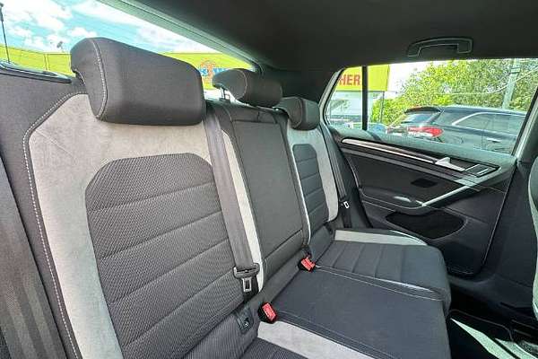 2014 Volkswagen Golf R 7