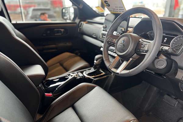 2025 Mitsubishi Triton GSR MV 4X4