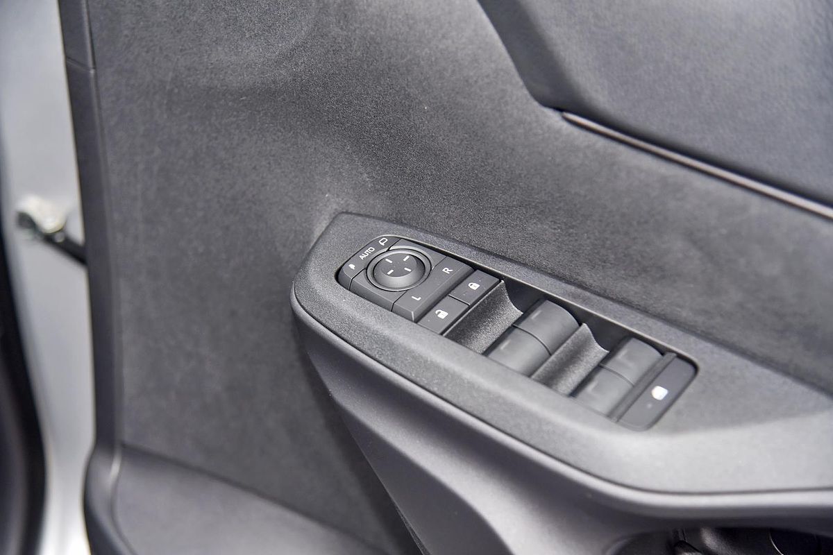 2025 Toyota Yaris Cross GXL MXPJ10R