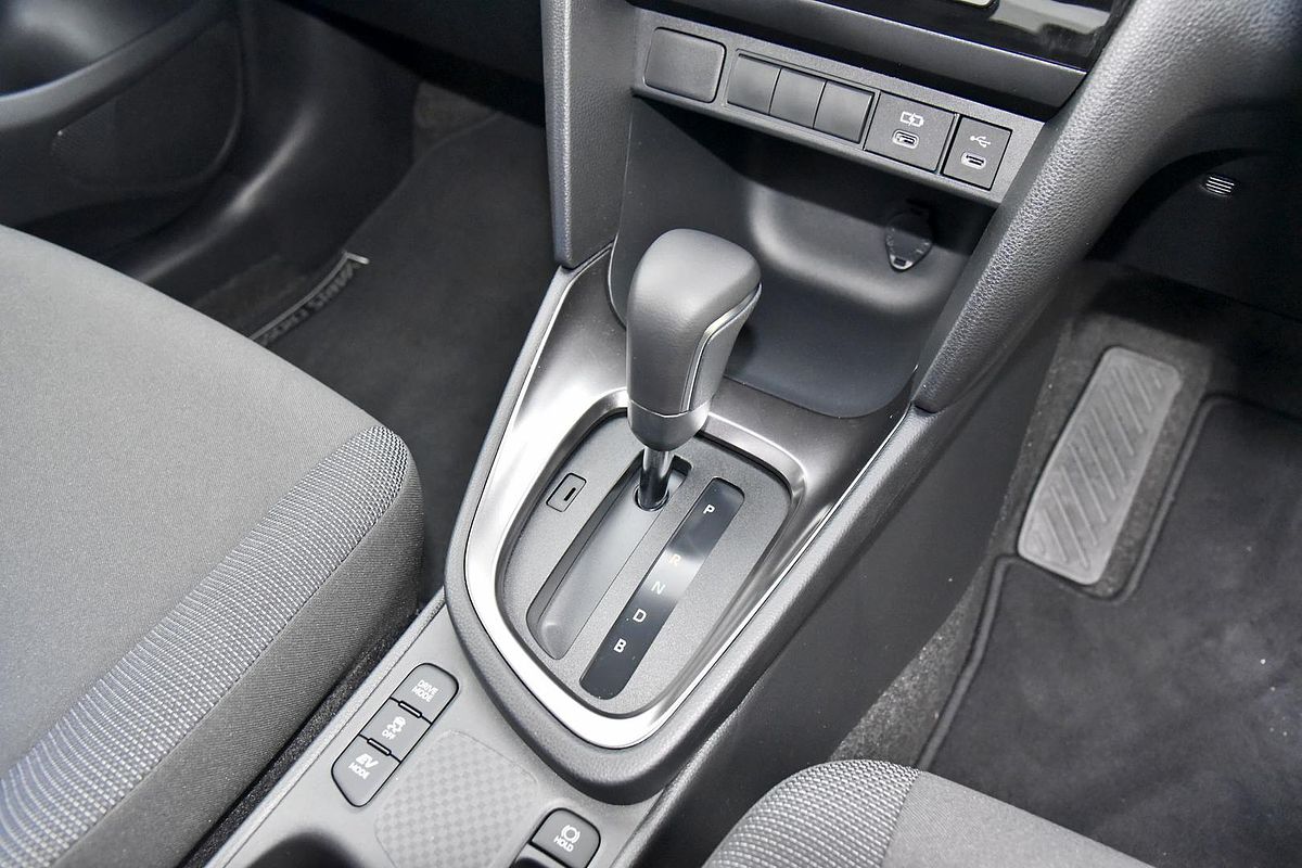 2025 Toyota Yaris Cross GXL MXPJ10R