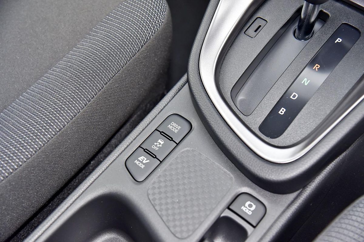 2025 Toyota Yaris Cross GXL MXPJ10R