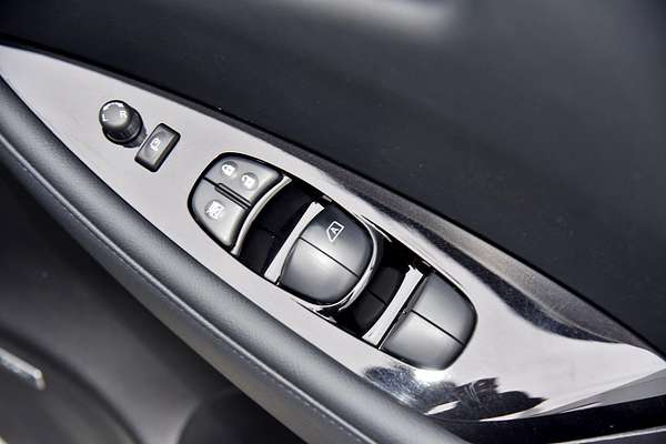 2020 Nissan LEAF ZE1