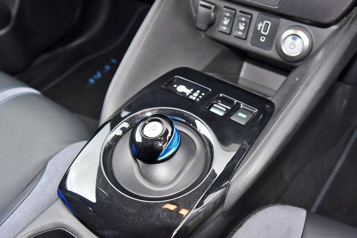 2020 Nissan LEAF ZE1