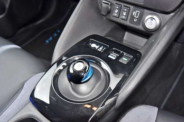 2020 Nissan LEAF ZE1