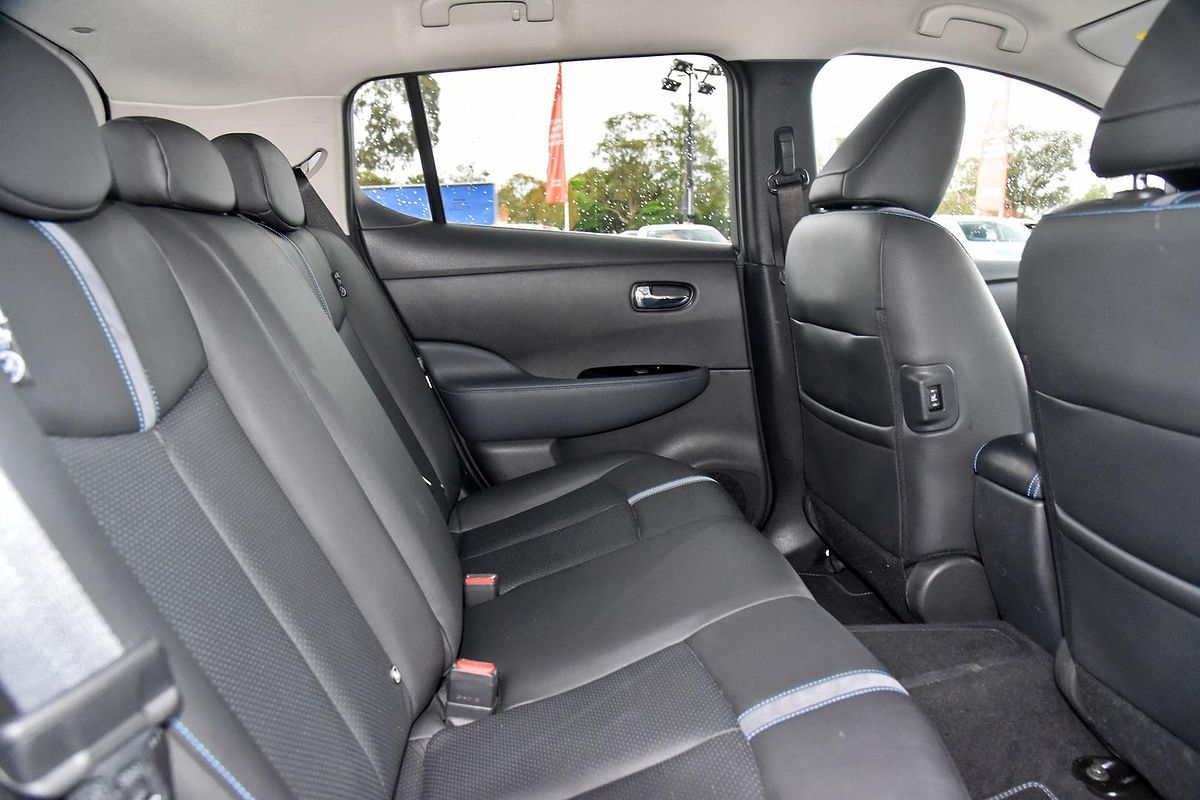 2020 Nissan LEAF ZE1