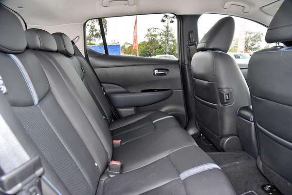 2020 Nissan LEAF ZE1