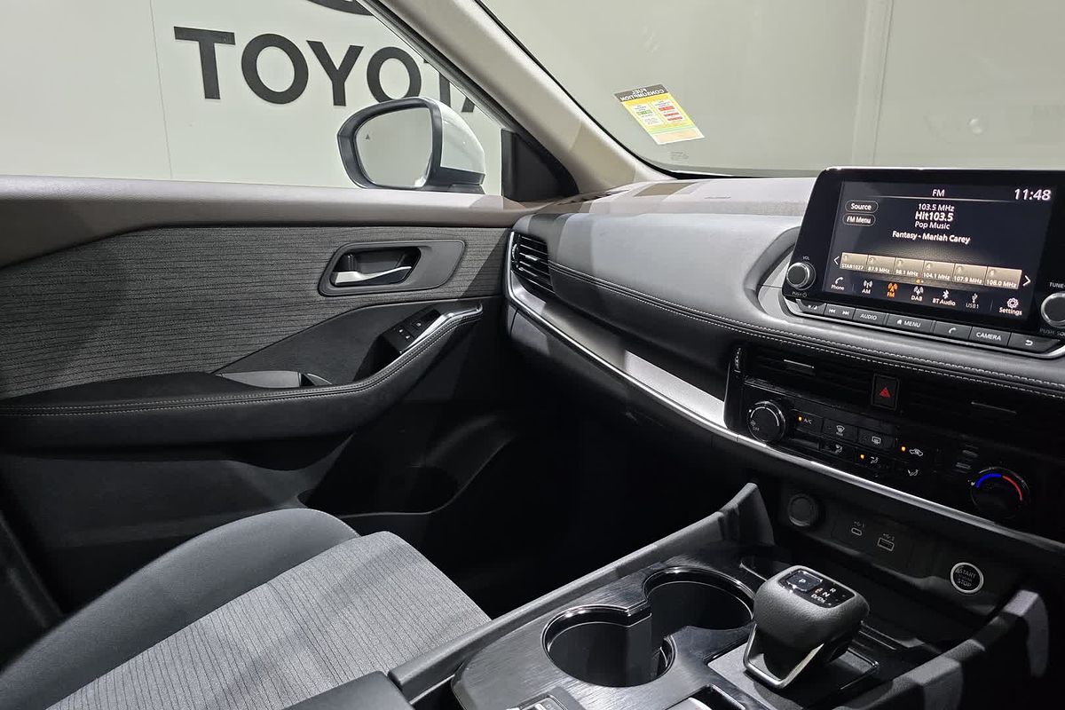 2024 Nissan X-TRAIL ST T33