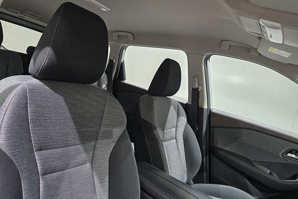 2024 Nissan X-TRAIL ST T33