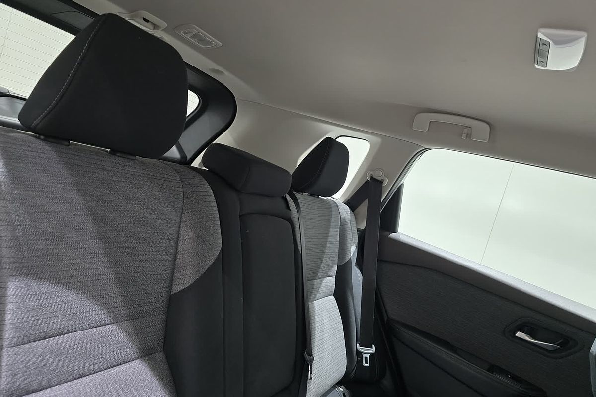 2024 Nissan X-TRAIL ST T33