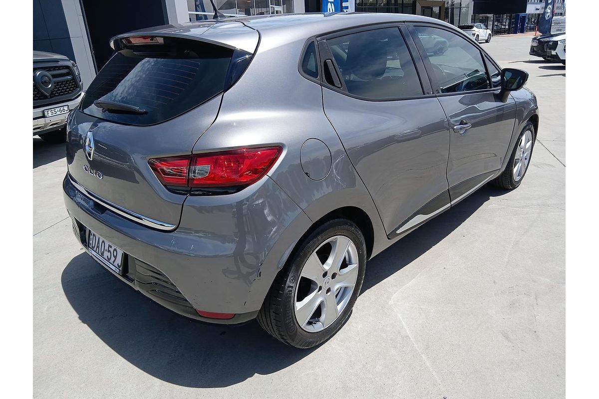 2015 Renault Clio Expression IV B98