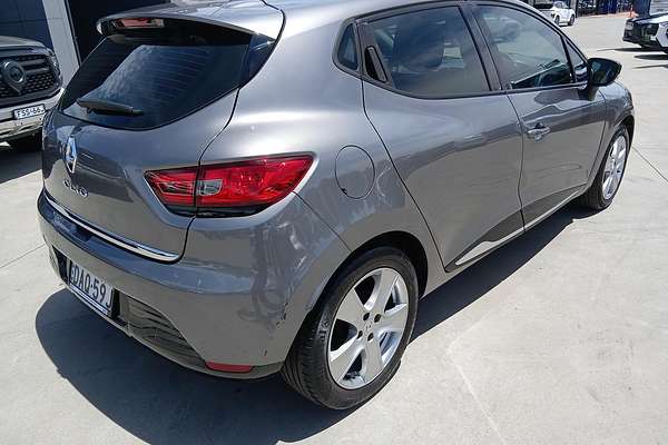 2015 Renault Clio Expression IV B98