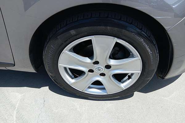 2015 Renault Clio Expression IV B98