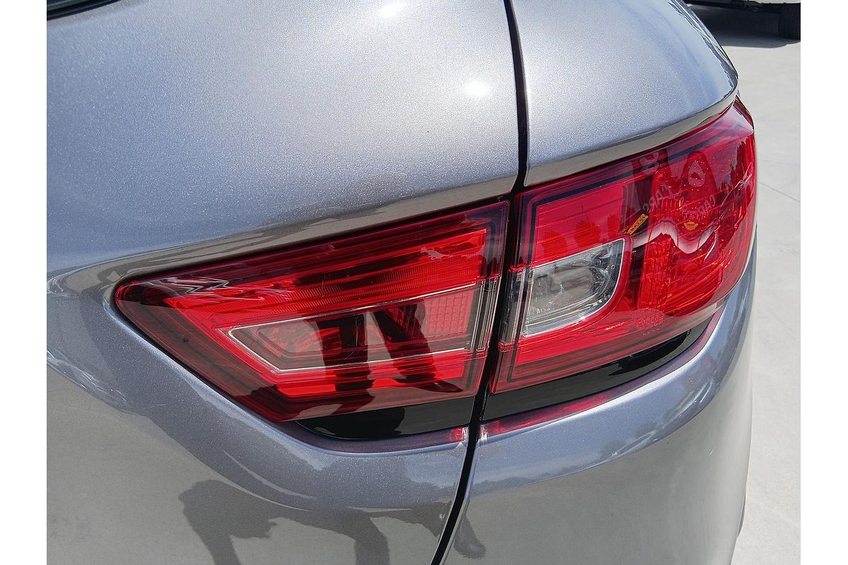 2015 Renault Clio Expression IV B98