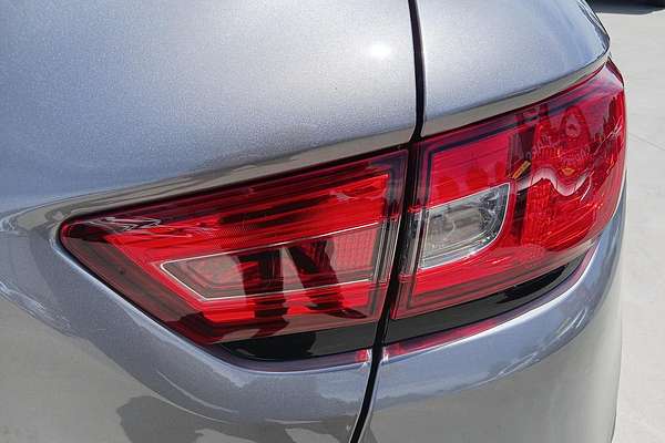 2015 Renault Clio Expression IV B98