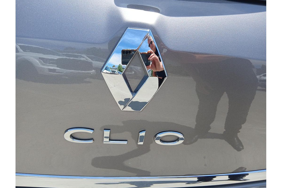 2015 Renault Clio Expression IV B98