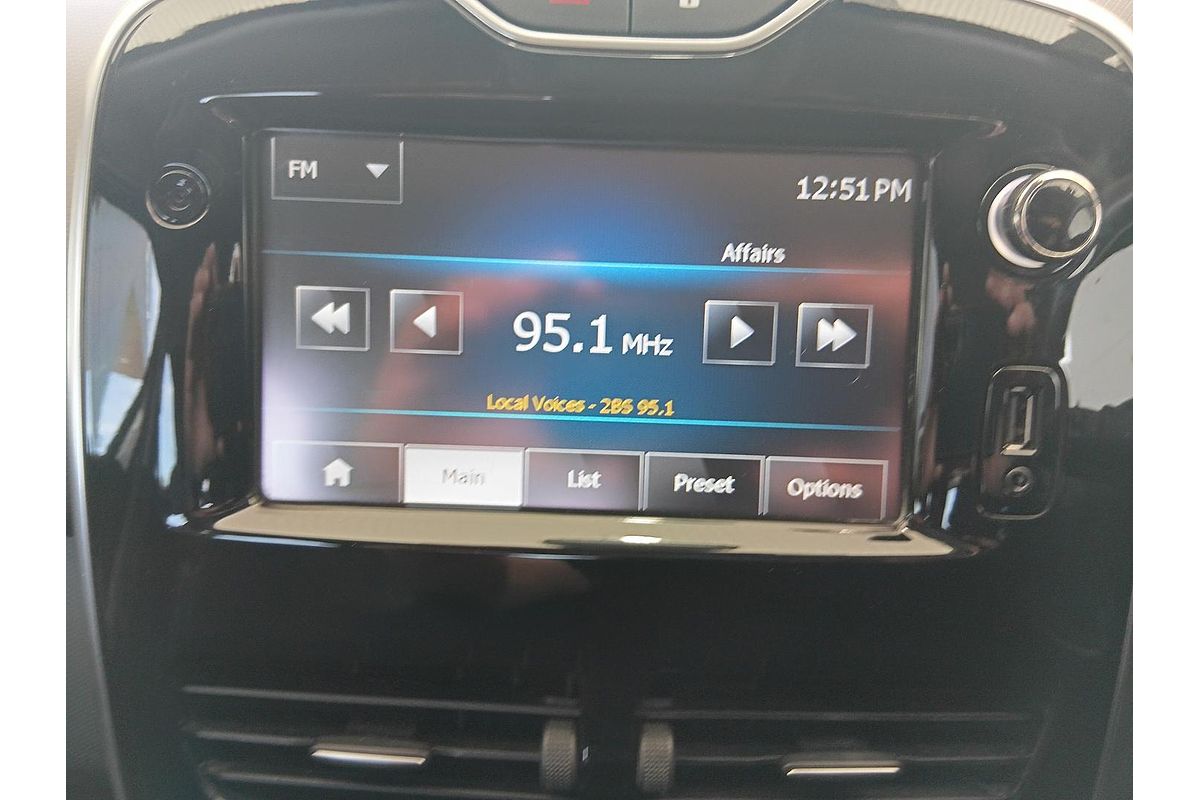 2015 Renault Clio Expression IV B98