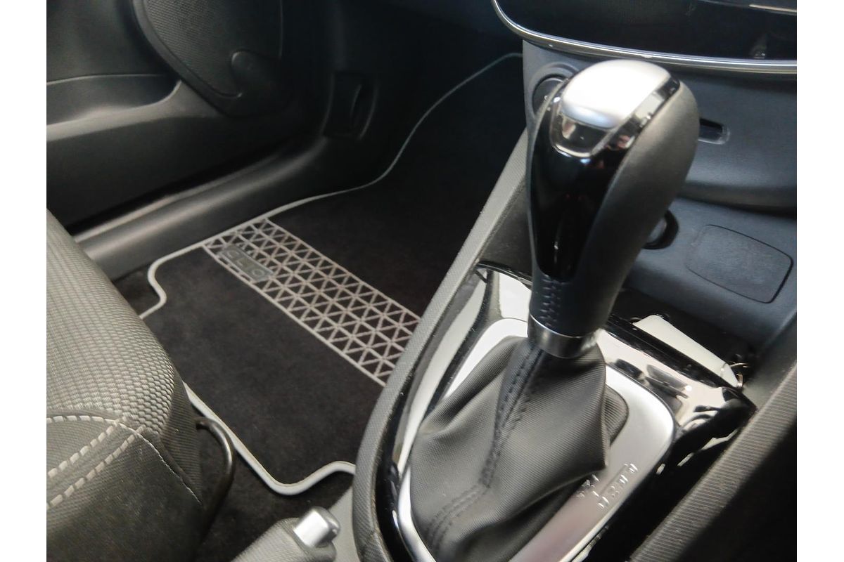 2015 Renault Clio Expression IV B98