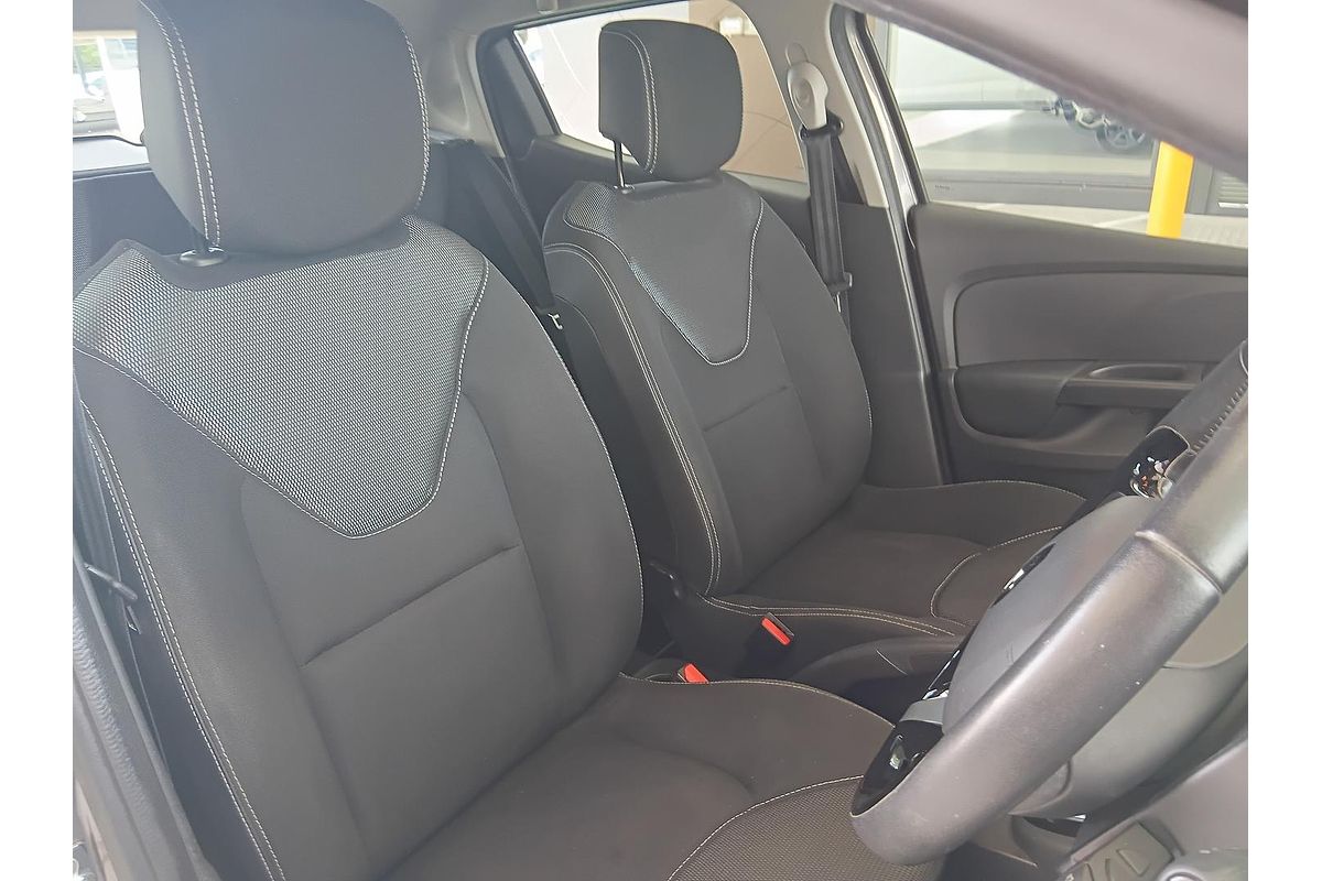 2015 Renault Clio Expression IV B98