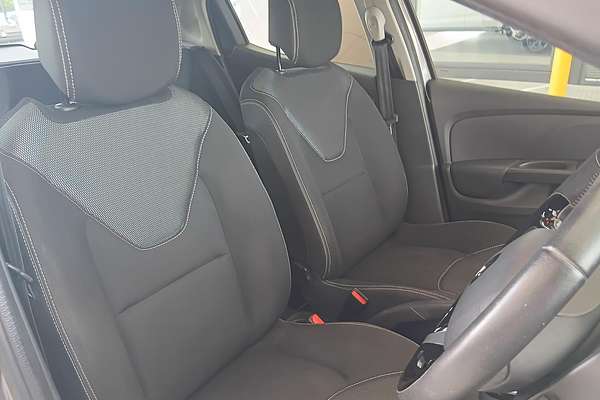 2015 Renault Clio Expression IV B98