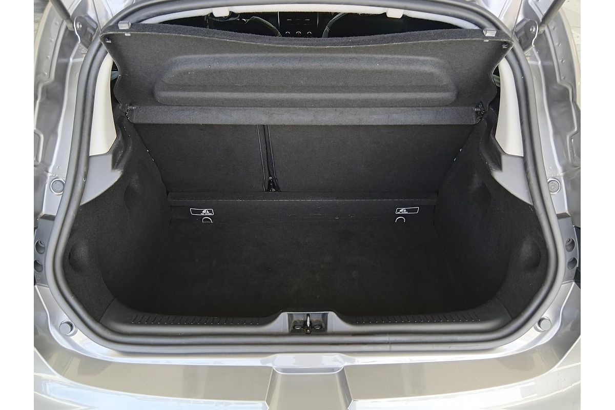 2015 Renault Clio Expression IV B98