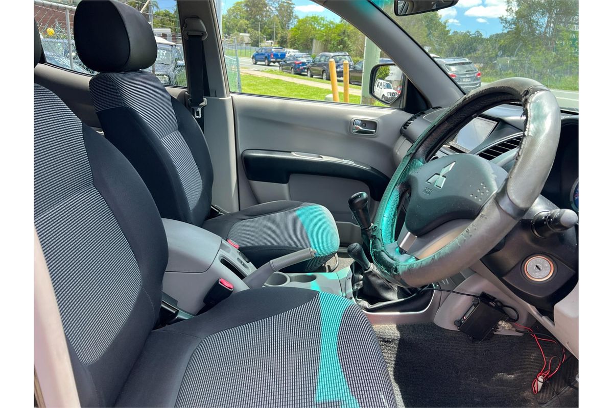 2006 Mitsubishi Triton GLX-R ML 4X4