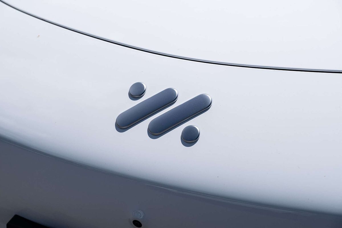 2025 MG IM6 Performance S12L