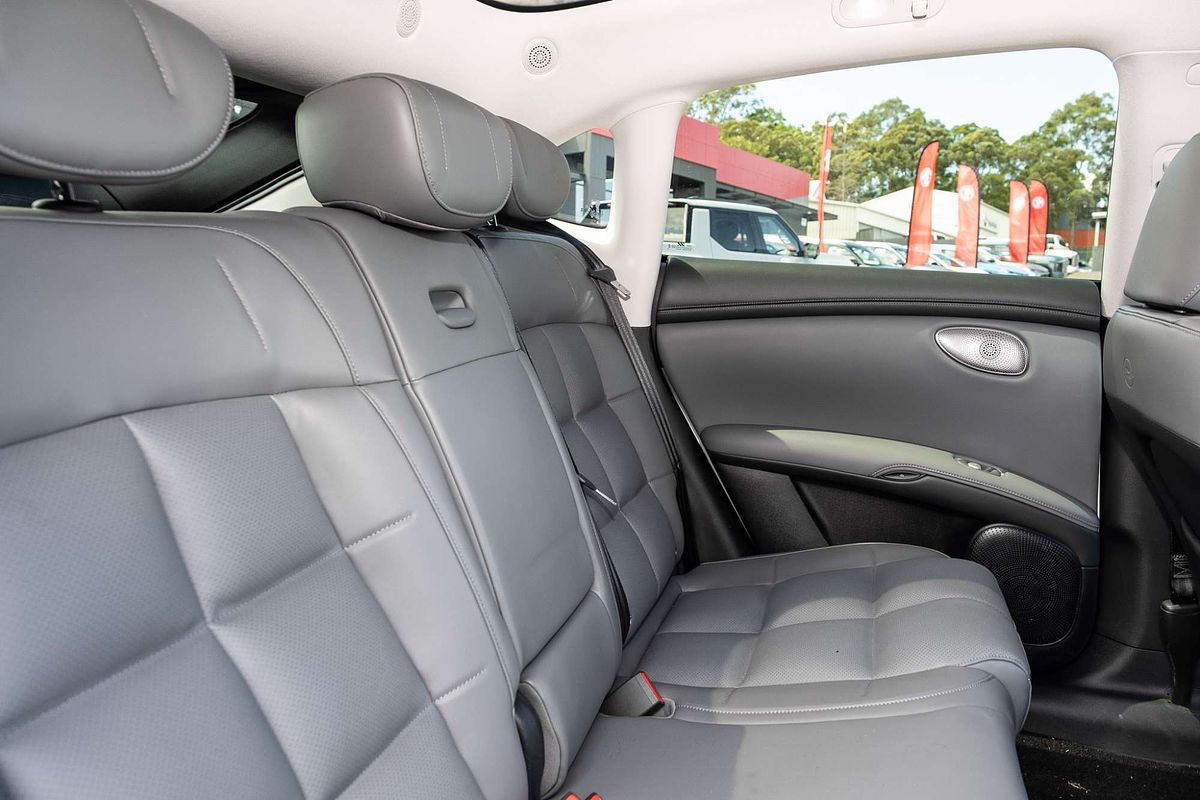 2025 MG IM6 Performance S12L