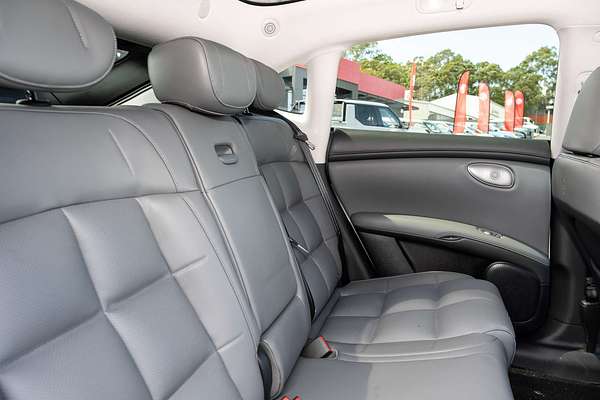 2025 MG IM6 Performance S12L