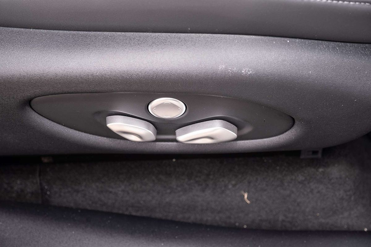 2025 MG IM6 Performance S12L